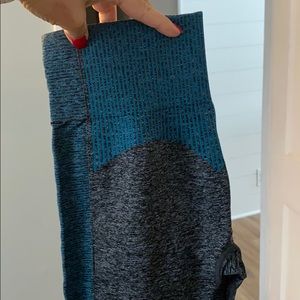 Gymshark amplify seamless size small grey and blue